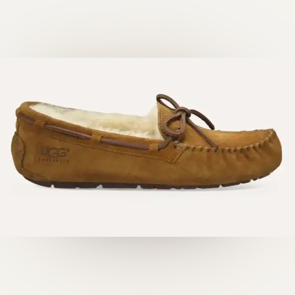 Women’s UGG Australia Dakota moccasins